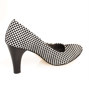 Costo shoesAbiye ve Topuklu Modellerimiz1071 Siyah Beyaz Büyük Numara Bayan Ayakkabıları
