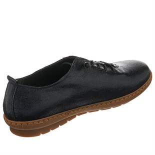 Costo shoesGündelik ve Rahat Modeller41-42-43-44 Numaralarda KT1528 Siyah Simli Sedefli Deri Şık ve Rahat Kauçuk Taban Büyük Numara Kadın Ayakkabı