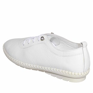 Costo shoesGündelik ve Rahat ModellerANK1120 Beyaz Deri Rahat Geniş Kalıp Gündelik Büyük Numara Kadın Ayakkabısı